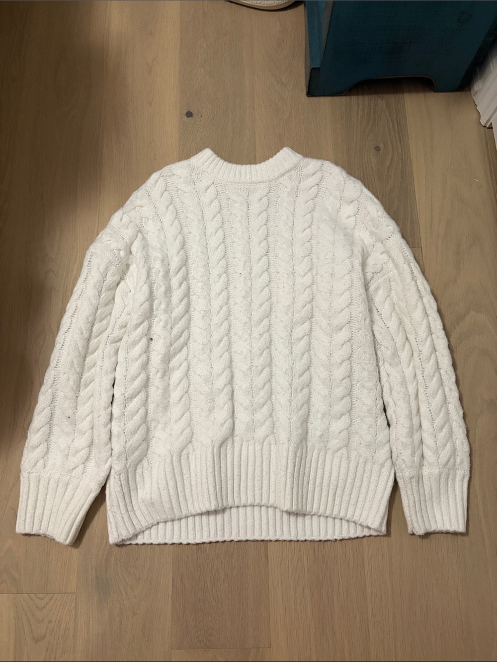 Women’s Oversized Knitted Cable Crewneck Sweater - White